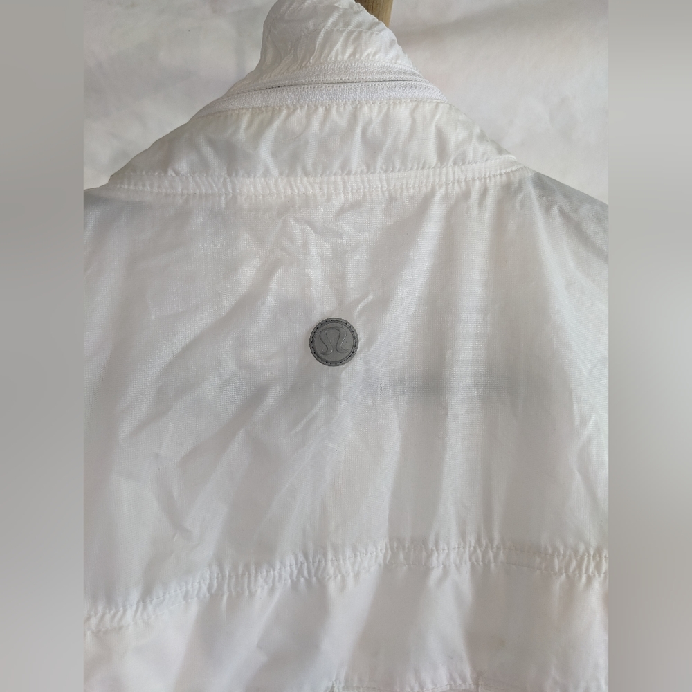 Lululemon light jacket - Picture 2 of 3